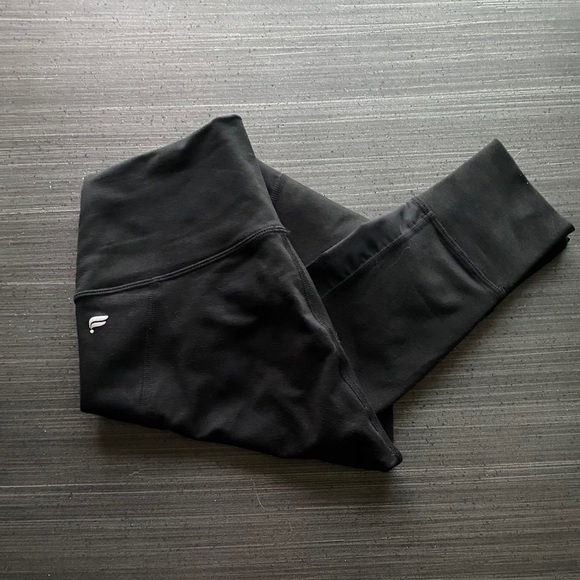 Fabletics Mesh Pocket Leggings - Picture 3 of 9